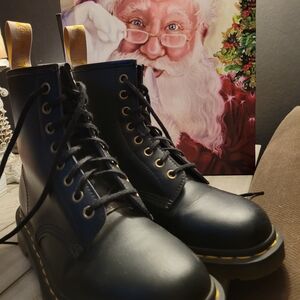Dr. Martens Black Leather Boots. W/8, M/7. Brand new condition.